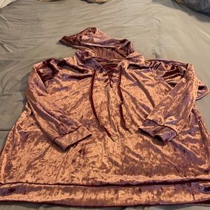 Very pretty dusty rose velvet lace up top